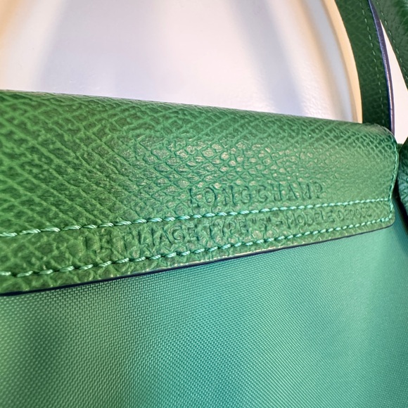 Longchamp Green Tote Bag purchased in Paris, August 2019 at flagship store - Picture 3 of 4